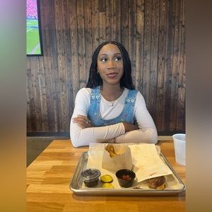 Meet your Posher, Sanaya